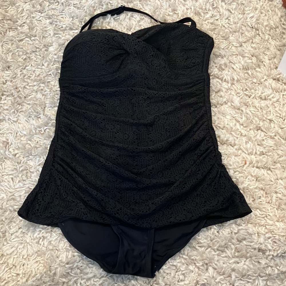 Women’s one price swim suit by Merona